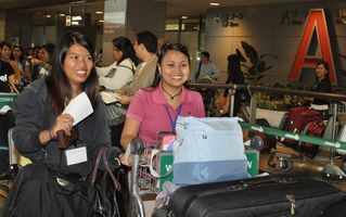 2010年、フィリピンから来日した介護福祉士・看護師候補たち （C）時事