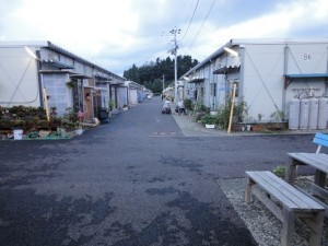  いまも仮設住宅で暮らす人々の思いは……（浪江町民が避難している二本松市の仮設住宅、筆者撮影。以下同）