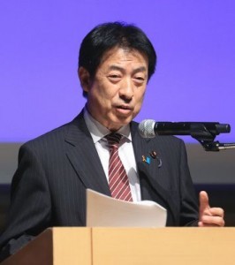 どこまで官僚の既得権益を抑え込めるか(C)時事