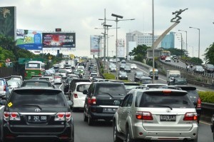  昨年、過去最高だったインドネシアの自動車市場でスズキはシェアアップを目指す　　　（ジャカルタ市内）（C）AFP＝時事