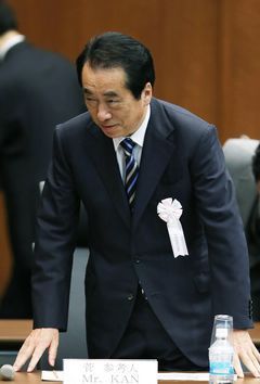 国会事故調に参考人として出席した菅直人前首相（c）時事