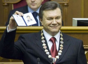  失脚したヤヌコビッチ大統領だが、いまだに　”仰天シナリオ説”もくすぶっている　（C）AFP＝時事