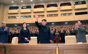  5月13日に平壌で公演を観覧した金正恩夫妻 （C）AFP=時事